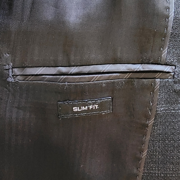 Kenneth Cole AWEARNESS 2-Piece Dark Gray Suit – Jacket 46 Long / Pants 40W - Picture 12 of 16